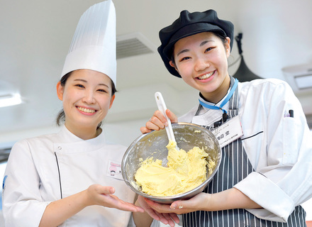横浜スイーツ＆カフェ専門学校の特長２