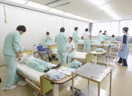 日本福祉大学中央福祉専門学校の特長２