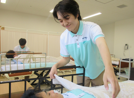 福岡介護福祉専門学校の特長２