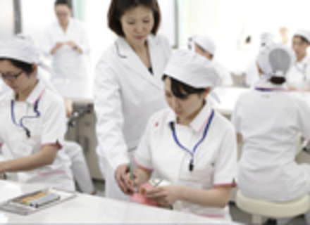 慈恵歯科医療ファッション専門学校の特長３