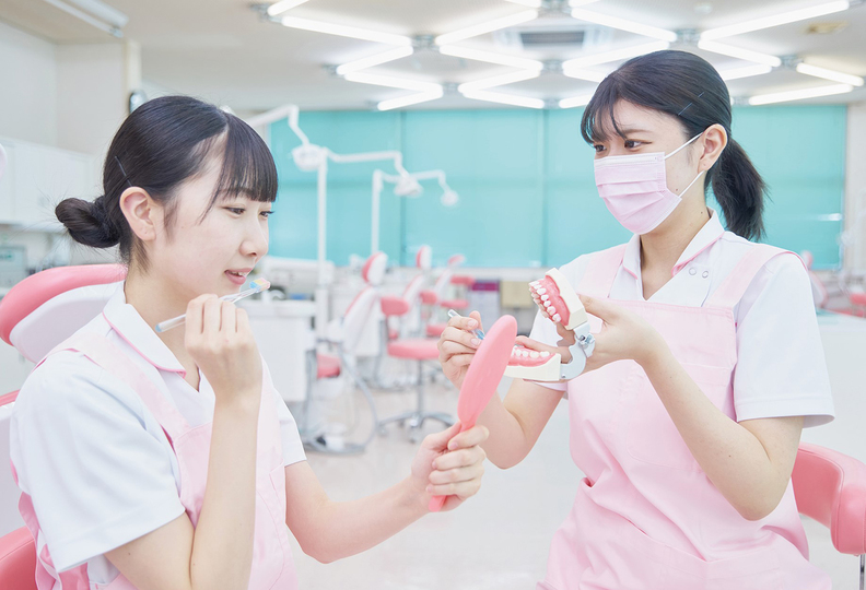 青森歯科医療専門学校の風景