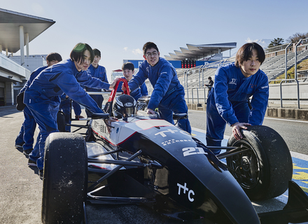 専門学校　東京工科自動車大学校の特長２