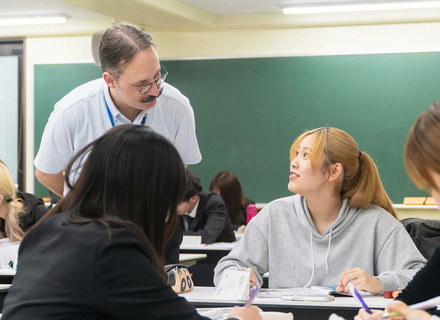 広島外語専門学校の特長２
