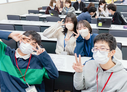 愛知学院大学歯科技工専門学校の特長１