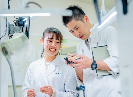 愛知学院大学歯科技工専門学校の特長３