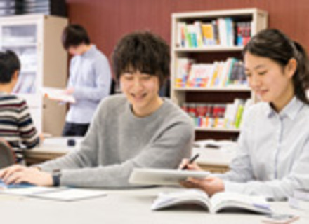 穴吹ビジネス専門学校の特長１