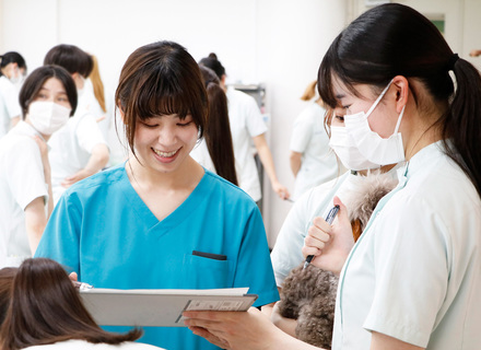 穴吹ビジネス専門学校の特長２