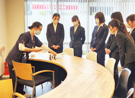 穴吹国際みらい専門学校の特長１