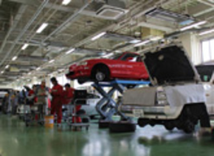 専門学校　静岡工科自動車大学校の特長２