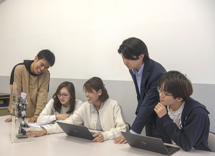専門学校コンピュータ教育学院の特長２