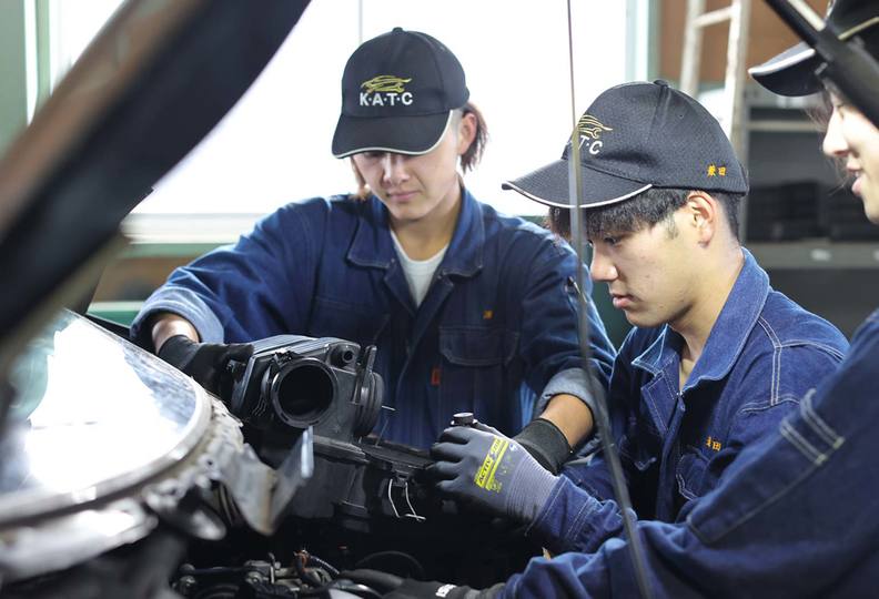 九州工科自動車専門学校の風景