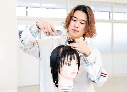 福島県高等理容美容学院の特長１