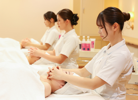 理容美容専門学校西日本ヘアメイクカレッジの特長２