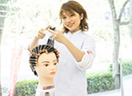 アルファジャパン美容専門学校の特長１