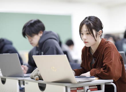 吉田学園公務員法科専門学校の特長２