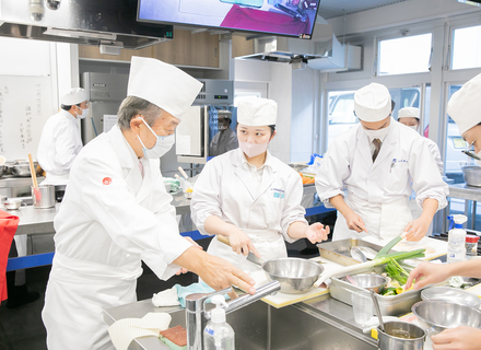 中川学園調理技術専門学校の特長２