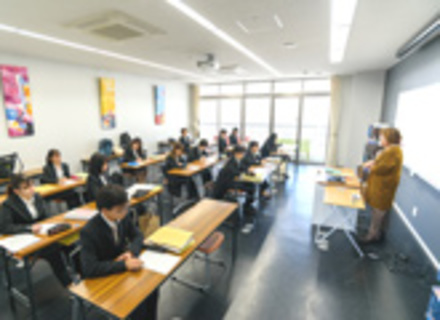 専門学校　沖縄中央学園の特長２