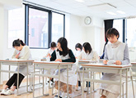 厚木総合専門学校の特長３