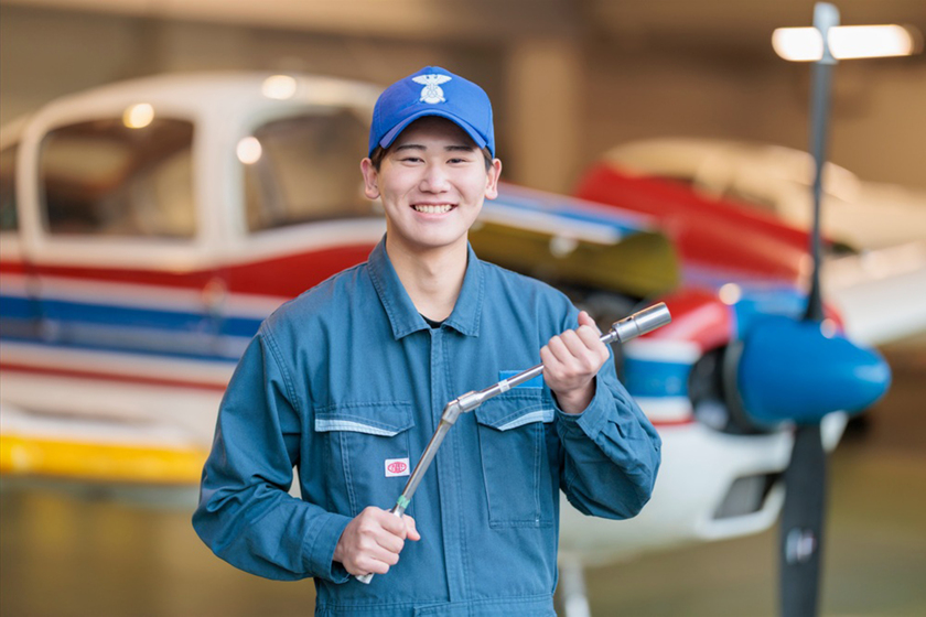 国際航空専門学校の学生