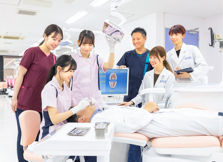 新大阪歯科技工士専門学校の特長２