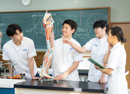 藤華医療技術専門学校の特長１