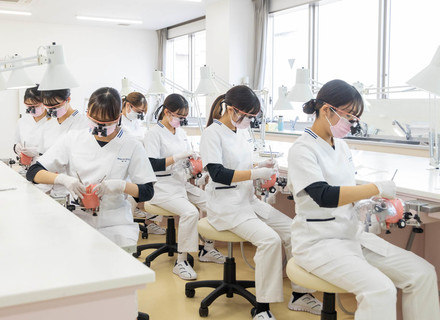 藤華歯科衛生専門学校の特長３