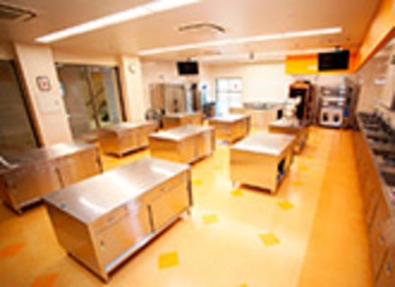 日本調理製菓専門学校の特長２