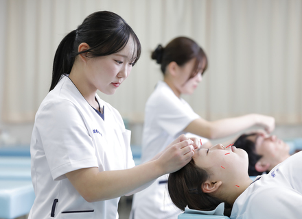 専門学校中央医療健康大学校の特長１