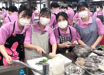 中央歯科衛生士調理製菓専門学校の特長３