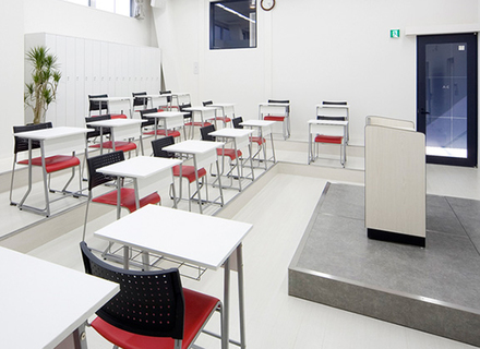 ＢＥＡＵＴＹ　ＡＲＴＳ　ＫＯＢＥ　日本高等美容専門学校の特長２