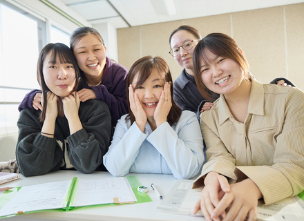 日本ＩＴビジネス公務員専門学校の特長１