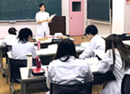 東海歯科医療専門学校の特長２
