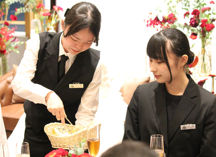 大原トラベル・ホテル・ブライダル専門学校　静岡校の特長１