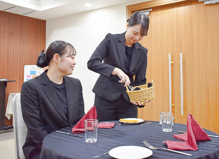 大原トラベル・ホテル・ブライダル専門学校　静岡校の特長２