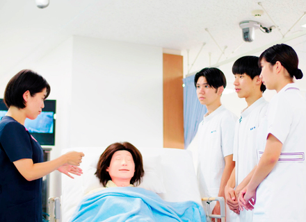 横浜実践看護専門学校の特長１