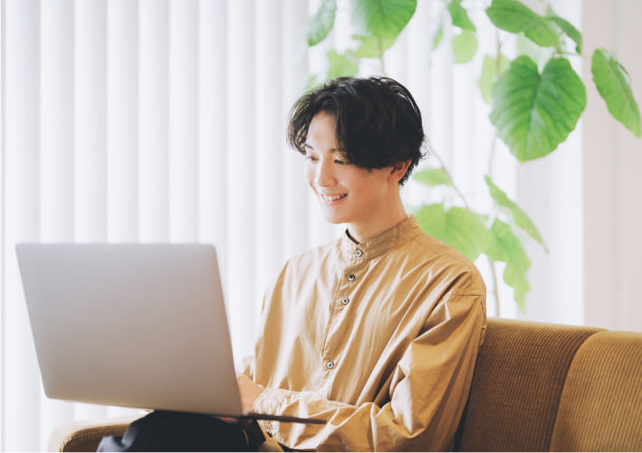 受講の合間に趣味に励むイメージ